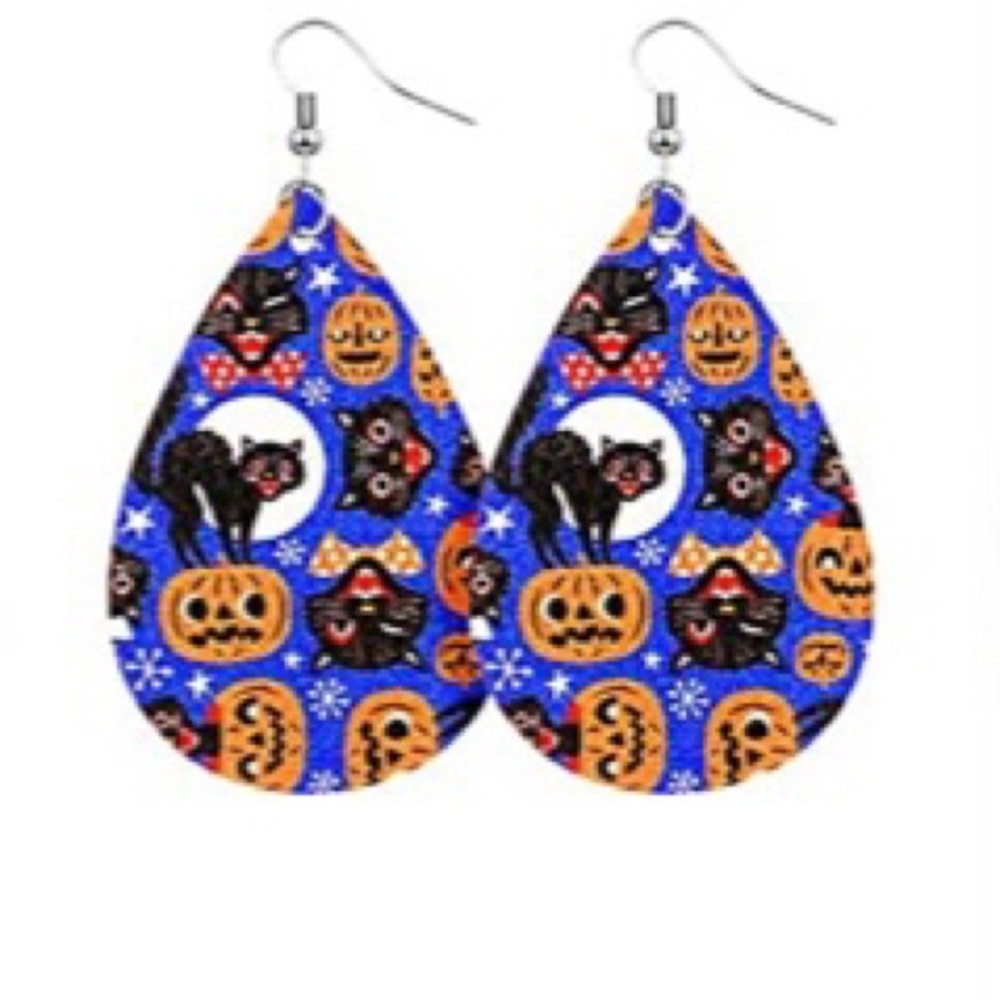 ⭐️3/$17⭐️ OR ❌FREE WITH PURCHASE❌  Cute & Spooky Halloween Teardrop Earrings